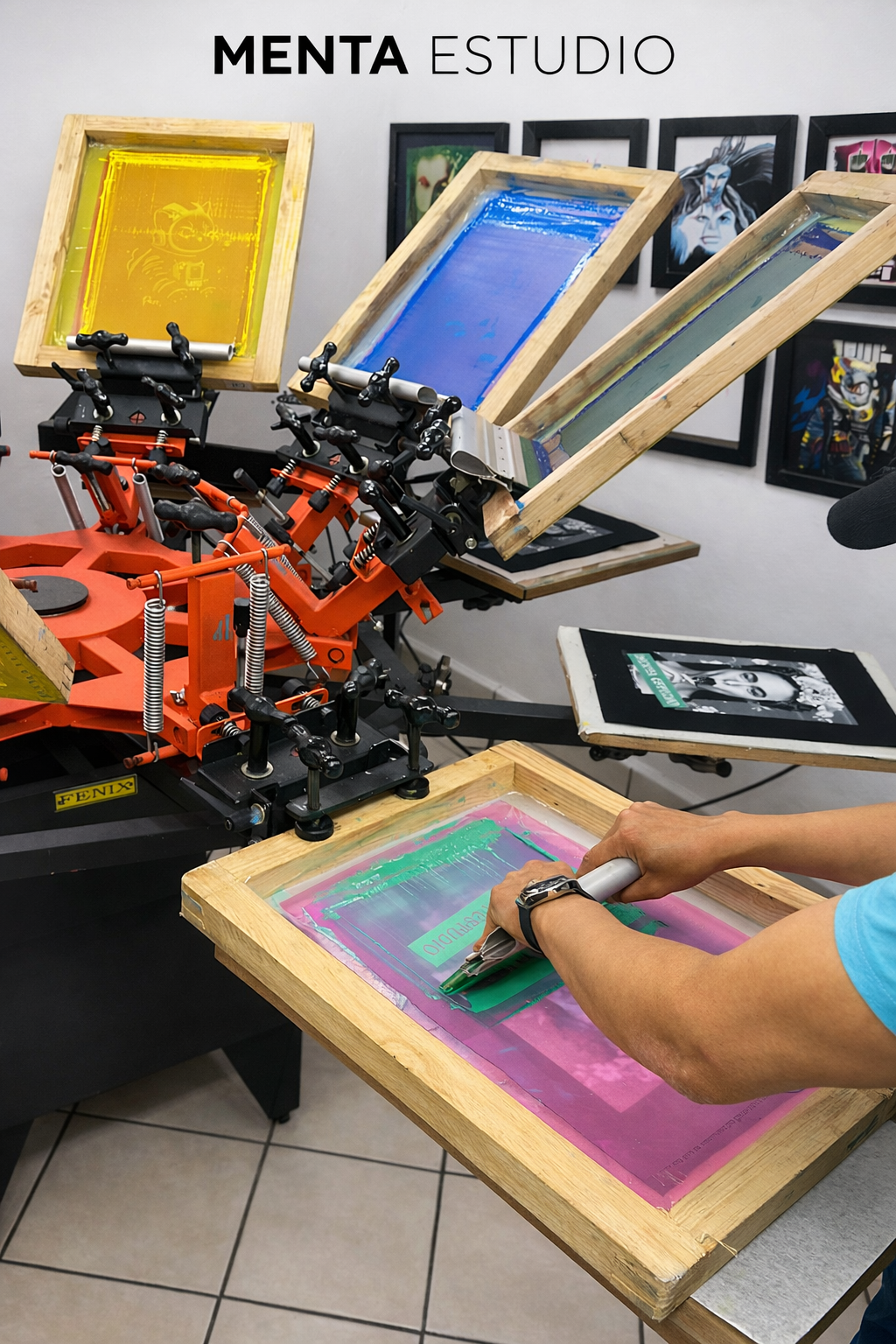 Práctica real de serigrafía en taller de Menta Estudio